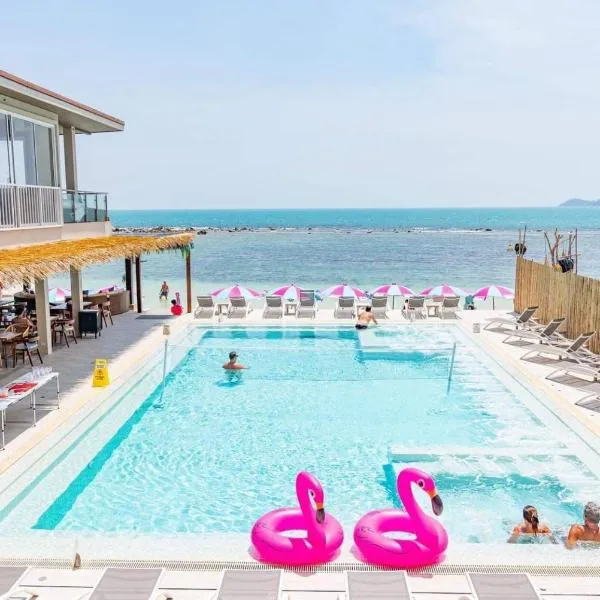 LOVE beach club Koh Samui, hotel in Chaweng