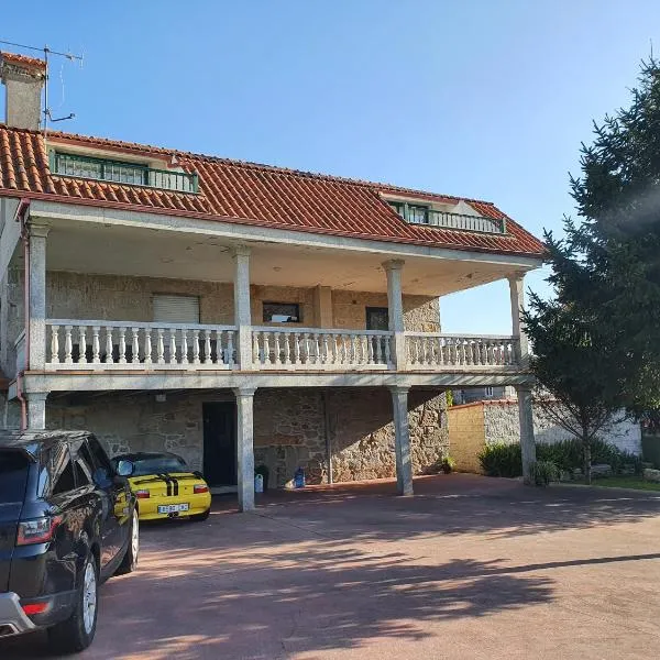 Precioso chalet cerca de la playa de Samil, hotel em Vigo