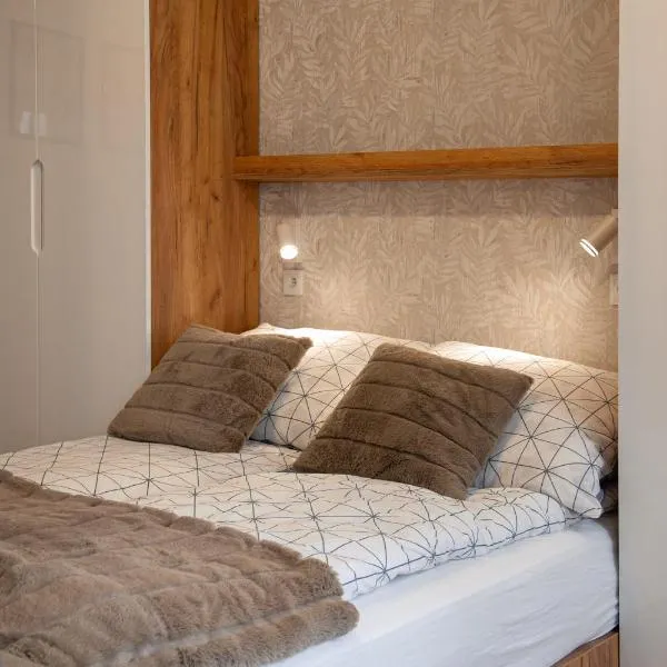 Ekskluzywny apartament + garaż, hotel v Krakově