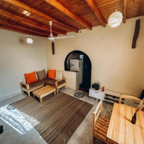 The Cage, ξενοδοχείο στο Νταχάμπ