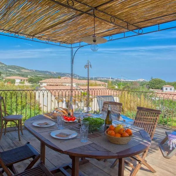 Beautiful Apartment "Hortensia" with large terrace for 4 to 6 people, hotel en Calvi