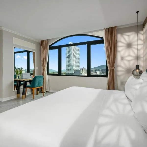 Lupin Boutique Hotel Danang，位于岘港的酒店