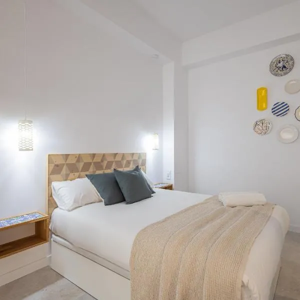 Viesnīca FLORIT FLATS - Ceramic Homes - 4 Guest - AC WiFi - Near Sorolla Train Station Valensijā