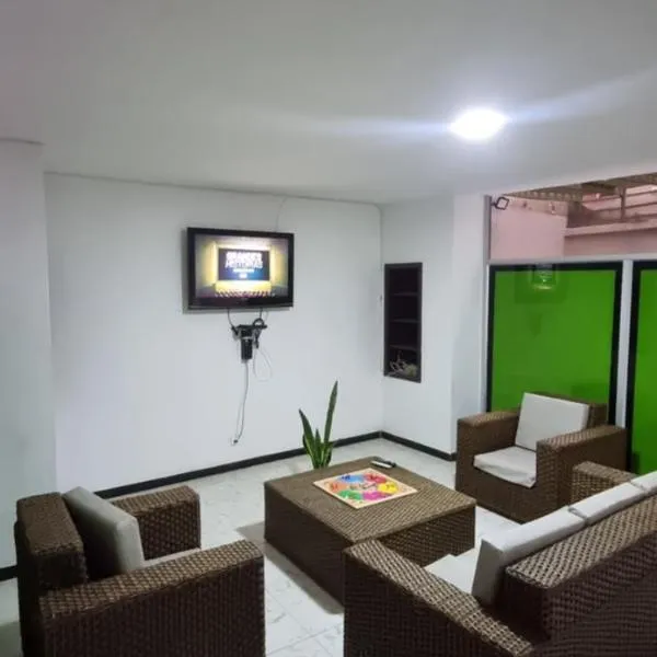 Casa grande en el centro de la cuidad, hotel in Medellín