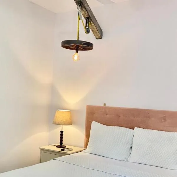 Velvet hotel centro histórico, hotel in Santa Ana