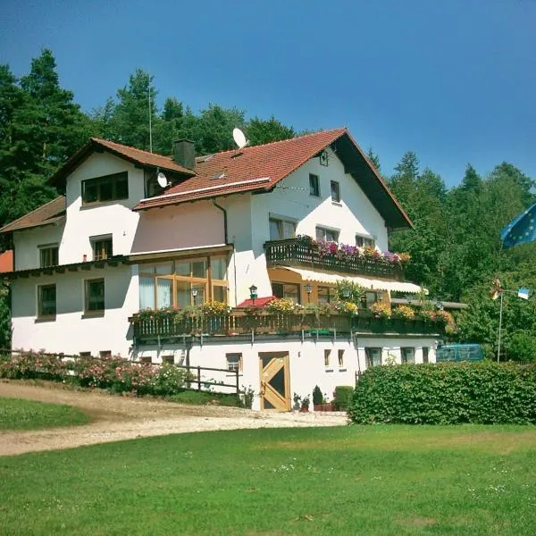 Landhotel Waldesruh, hotel i Furth im Wald