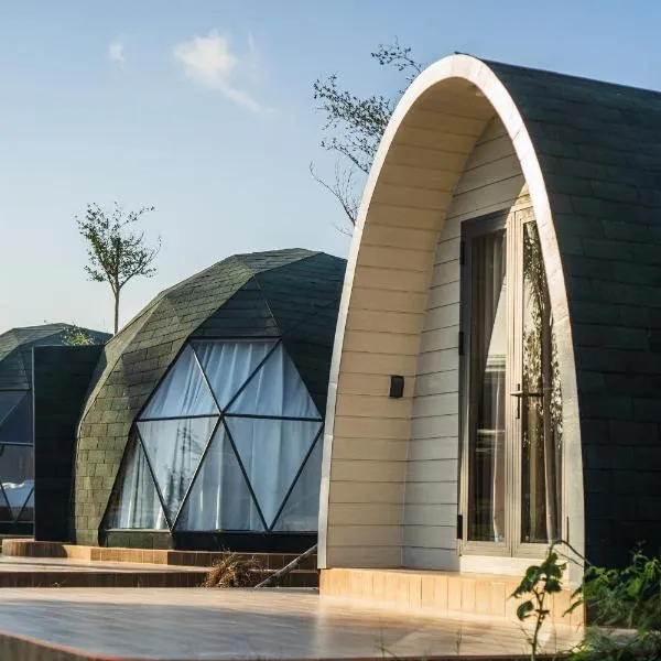 VinaEcolife Lodge, hotel v destinaci Ba Tri