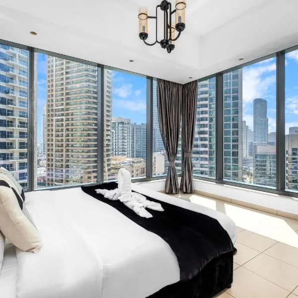 Panoramic 1BR Stunning Marina Views Near JBR Beach by Maxx Value Homes，位于迪拜的酒店