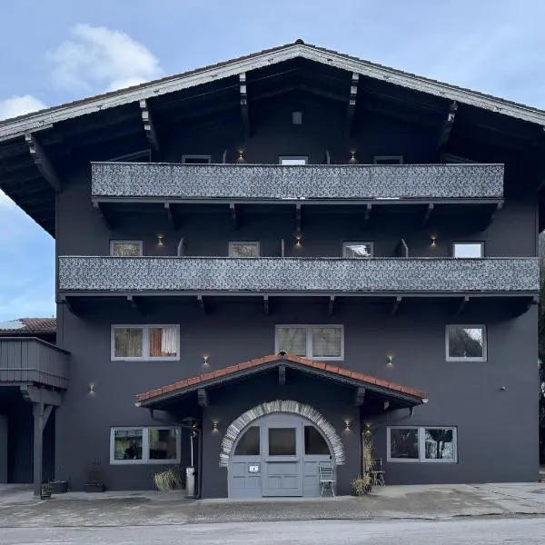 Two Brothers Inn, hotel in Pertisau