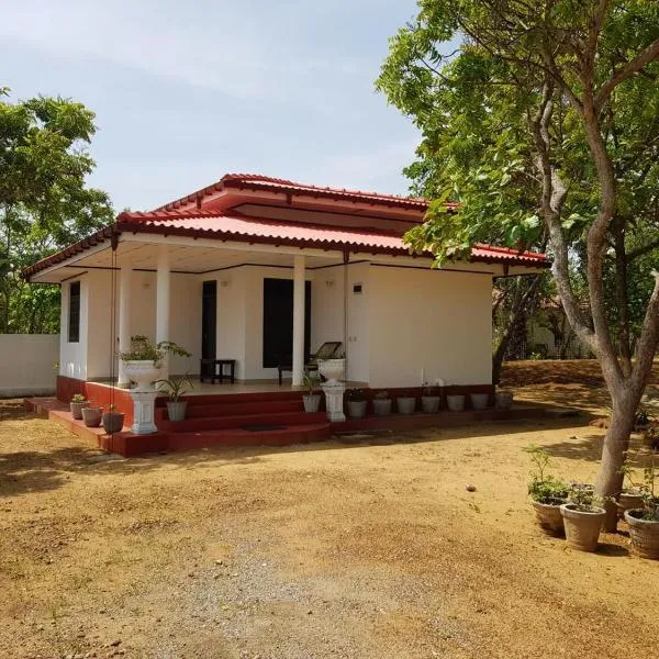 Yala Beach Resort Kirinda, hôtel à Kirinda