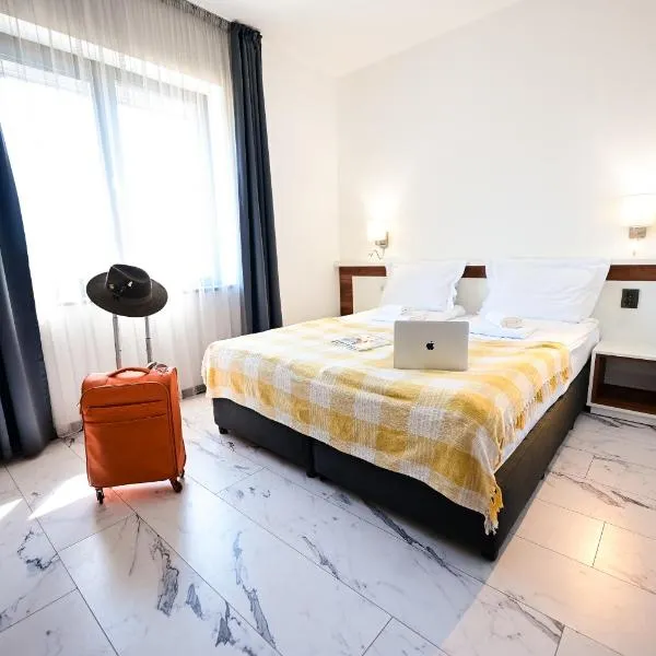 RUBO Hotel, hotel en Shumen