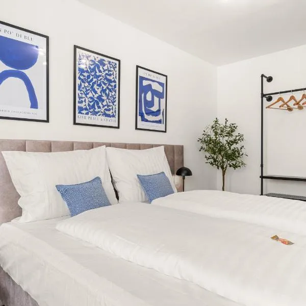 BLU APARTMENT -modern interior design in city centre- close to HBF & Uni, hotel in Kassel