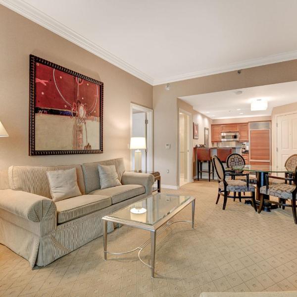 Incredible 1BD 2BTH Suite MGM Signature*Balcony View, Las Vegas