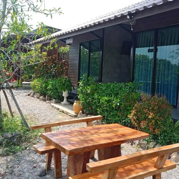 สุขเสมอ โฮมสเตย์ (Suk-Samer homestay)、Ban Nong Phao Thanのホテル