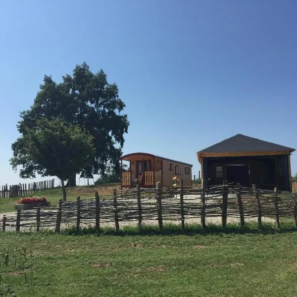 La Roulotte au Paradis, hotel v destinaci Arc-et-Senans