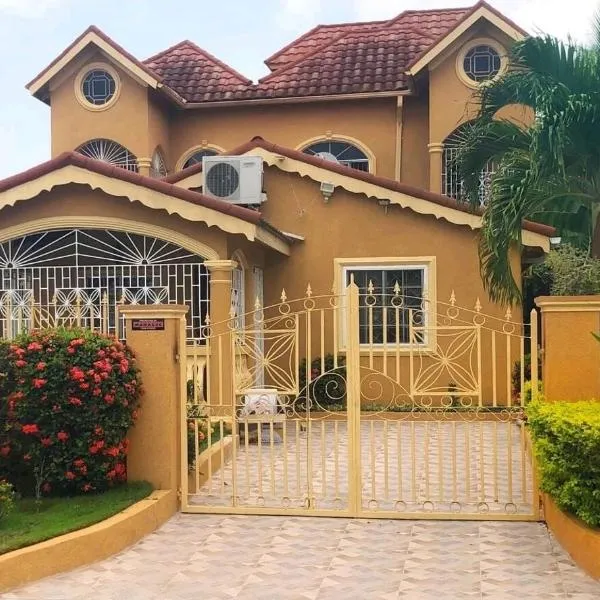 LW Guesthouse, hotel en Montego Bay