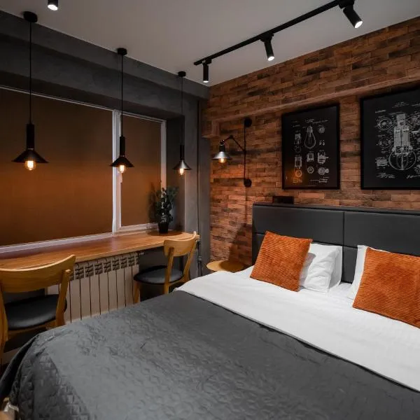 Апартаменти MYFREEDOM поруч з метро Чернігівська, hótel í Kænugarði