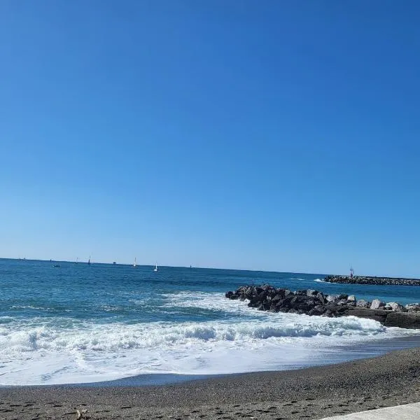 La casetta a due passi dal mare, hotel a Genova