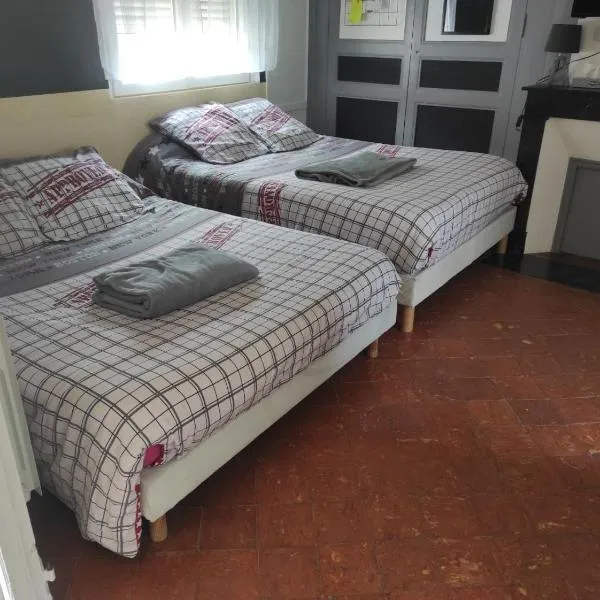 maison julius aeroport tillé 2 a 4 personnes, hôtel à Tillé