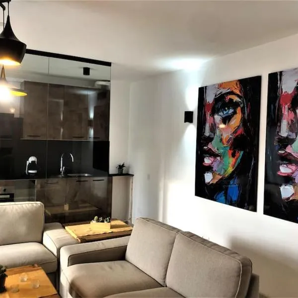 Luxury Banus Puerto Golf, hotel in Marbella