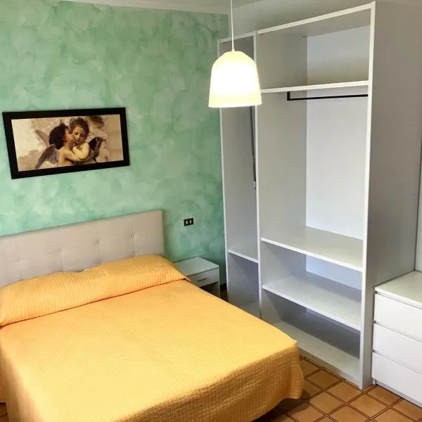 Sole Apartment, hotel in Rimini