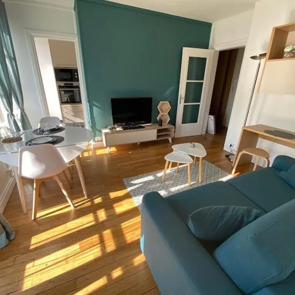 Appartement Perret vue sur mer, hotel v destinaci Le Havre