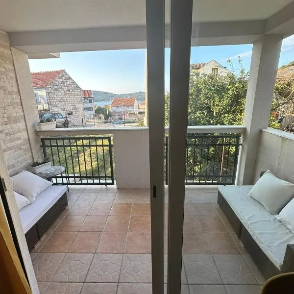 Kut, hotell sihtkohas Vis