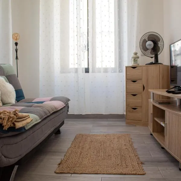 Casa Amarela - Conforto e localização central!, hôtel à Faro