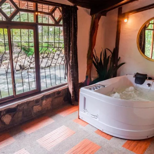 Spa Hosteria Miramelindo, hotel u gradu Banjos