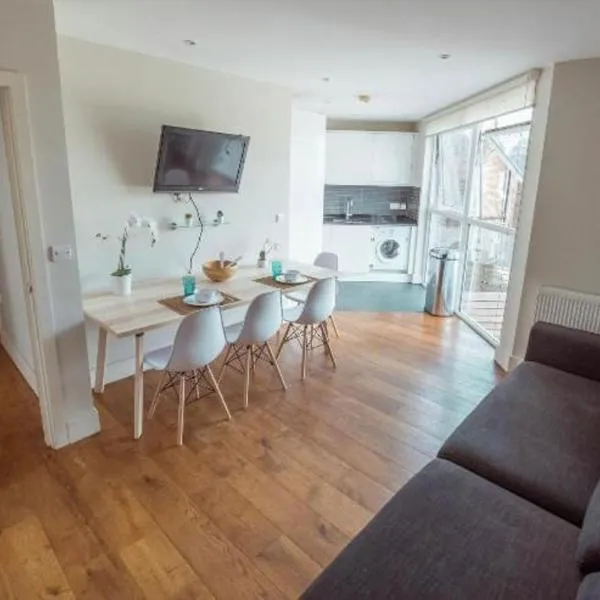 Splendid Euston flat, hotell i London