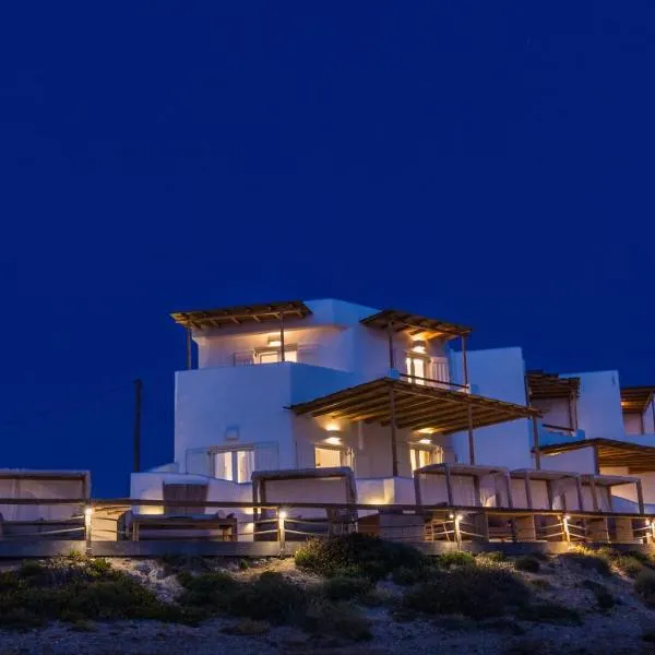 SALT SUITES MILOS, hotel en Pollonia