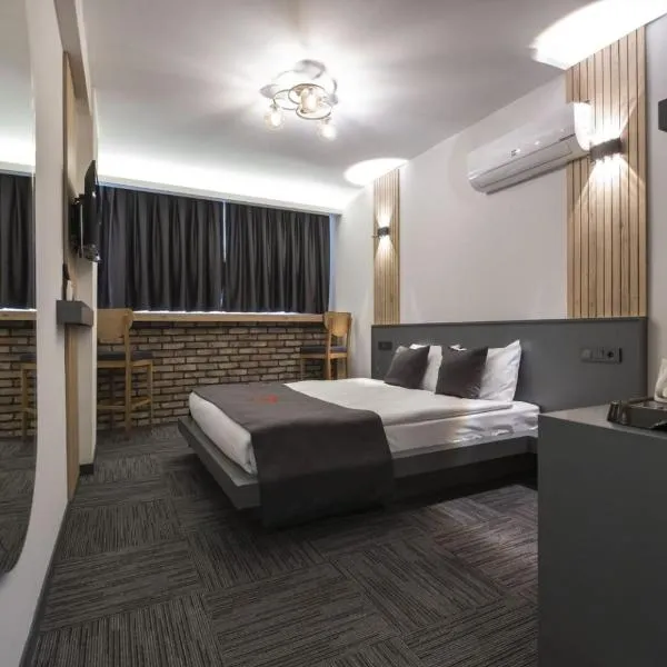 DEWY HOTEL, hotel in Izmir