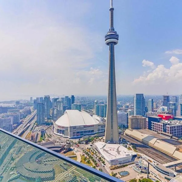 Presidential 2+1BR Condo, Entertainment District (Downtown) w/ CN Tower View, Balcony, Pool & Hot Tub, hotel di Toronto