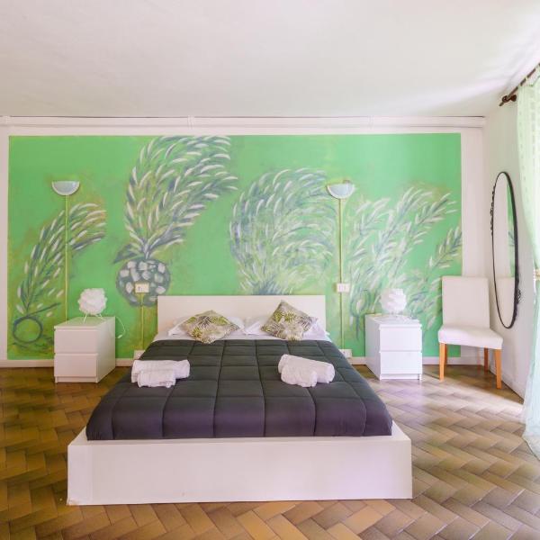 Lory's Suite