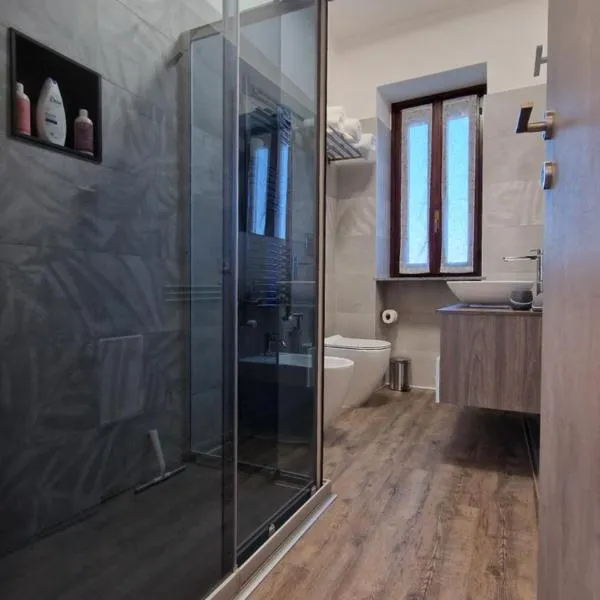 The Lake - Casa Vacanza, Hotel in Dormelletto