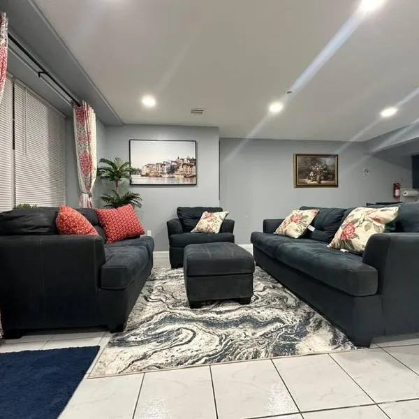 Luxury 2-Bedrooms 2-Bathrooms Near NYC/EWR, ξενοδοχείο στο Νιούαρκ