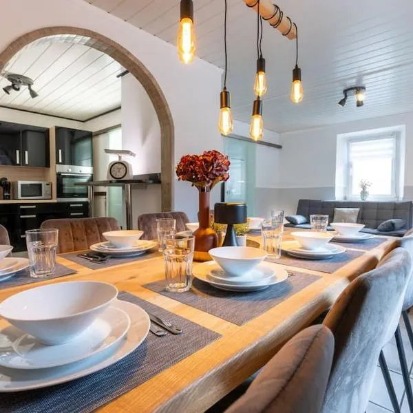 Viesnīca Lava-Lodge (Ferienhaus) pilsētā Rieden