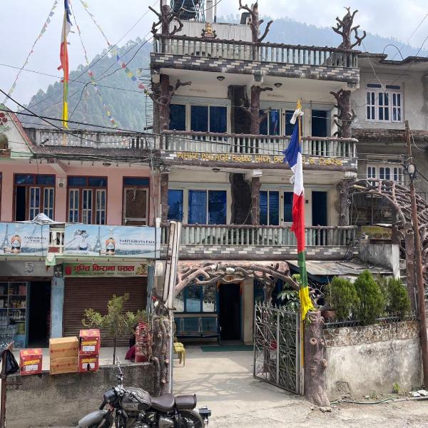 Hotel white palace, Syābru Bensi