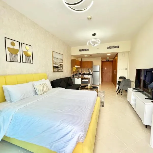 Cosmos Living Stunning Apt in Lago Vista IMPZ, hotel i Dubai
