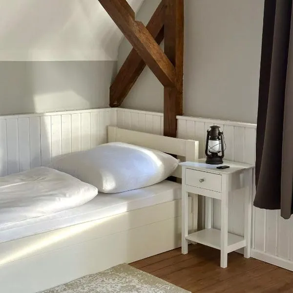 Rustic Charm - Cottage by Comfort Housing, ξενοδοχείο σε Kolonie Neudöberitz