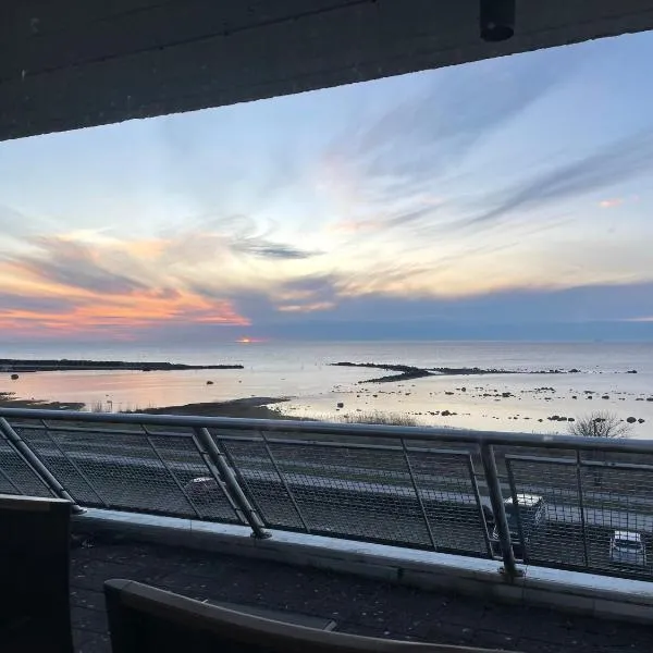 Visby Snäck Lägenheter, Havsutsikt & Pool, hótel í Visby