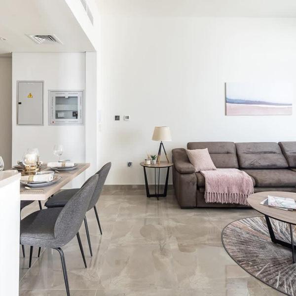 Frank Porter - Majestique Residence 2, Dubai