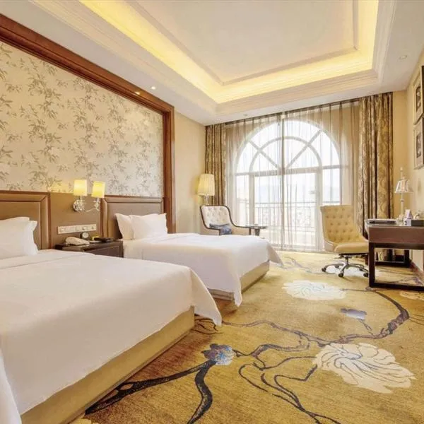 Days Hotel by Wyndham Logan City Huizhou，位于惠州的酒店