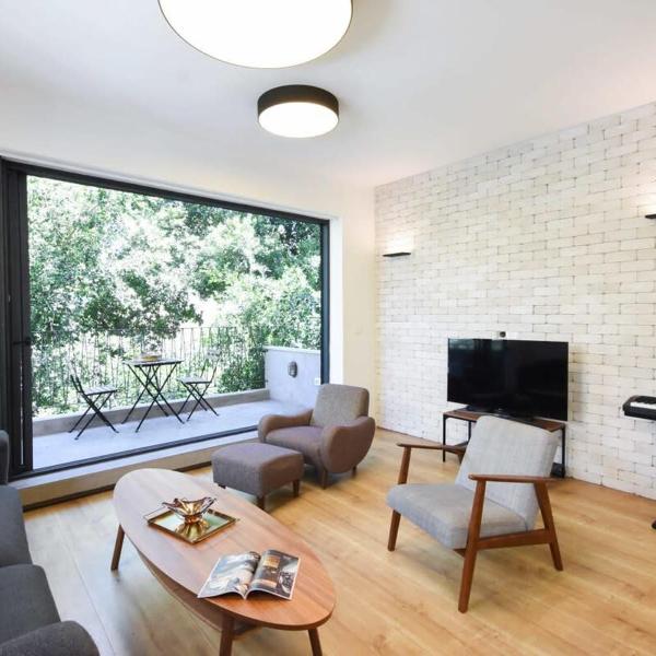 Design 2BR in Dizengoff st by HolyGuest