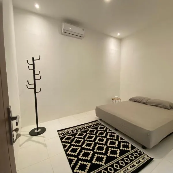 Sare Living Homestay, hotel in Timuran