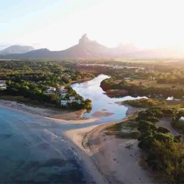 Sanjana & Julien's，位于塔马兰的酒店