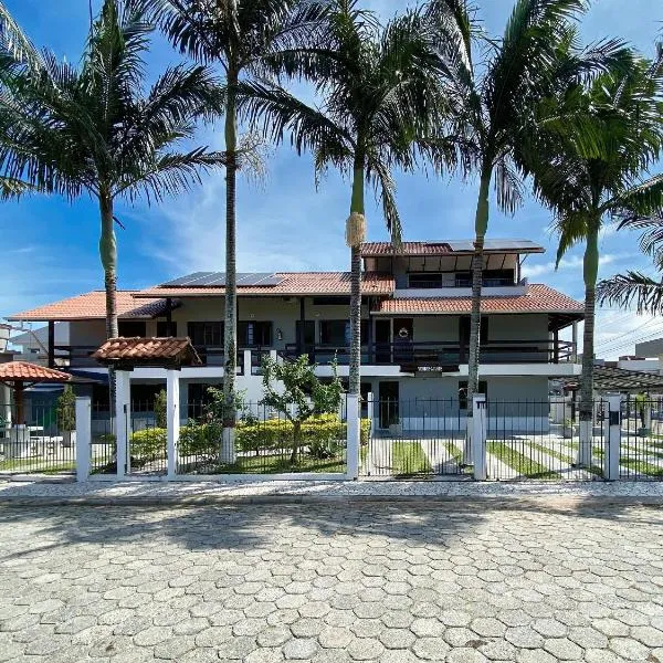 Residencial Verdes Mares, hotel in Bombinhas