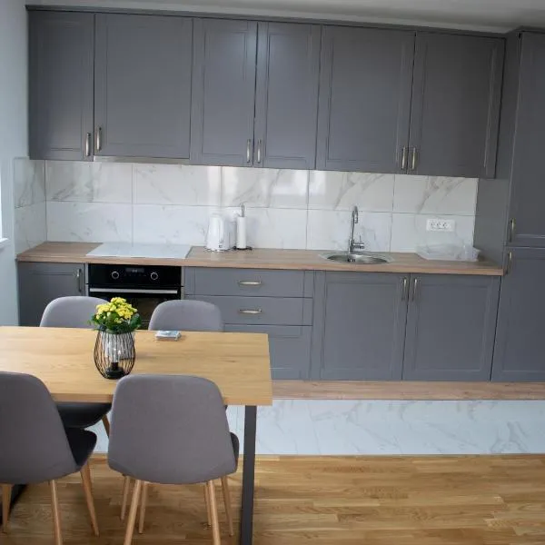 Apartman M & K - 70 m2-Petra Barbarića 14a โรงแรมในยูบุสกี
