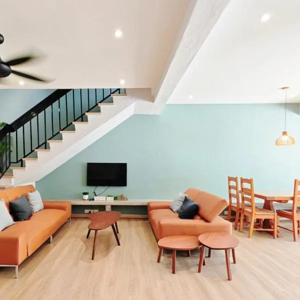 35 BeachHouse Batu Ferringhi 7 Bedroom 7 Bathroom EV friendly, hotel in Batu Ferringhi