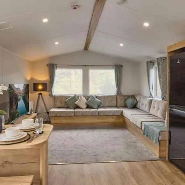 Cosy Caravan New for 2024!, hotel em Newquay